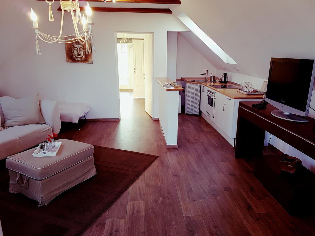 Villa Westfalia Guest House Tîrgu Secuiesc Eksteriør billede